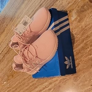 NWT Womens size 5 pink Adidas with ortholite insoles